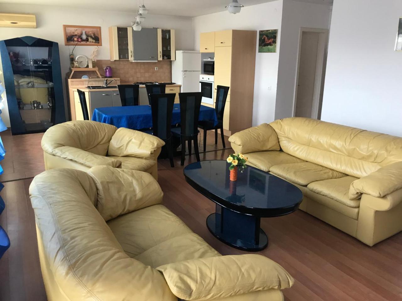 Lotusz Apartments In Nyiregyhaza Luaran gambar